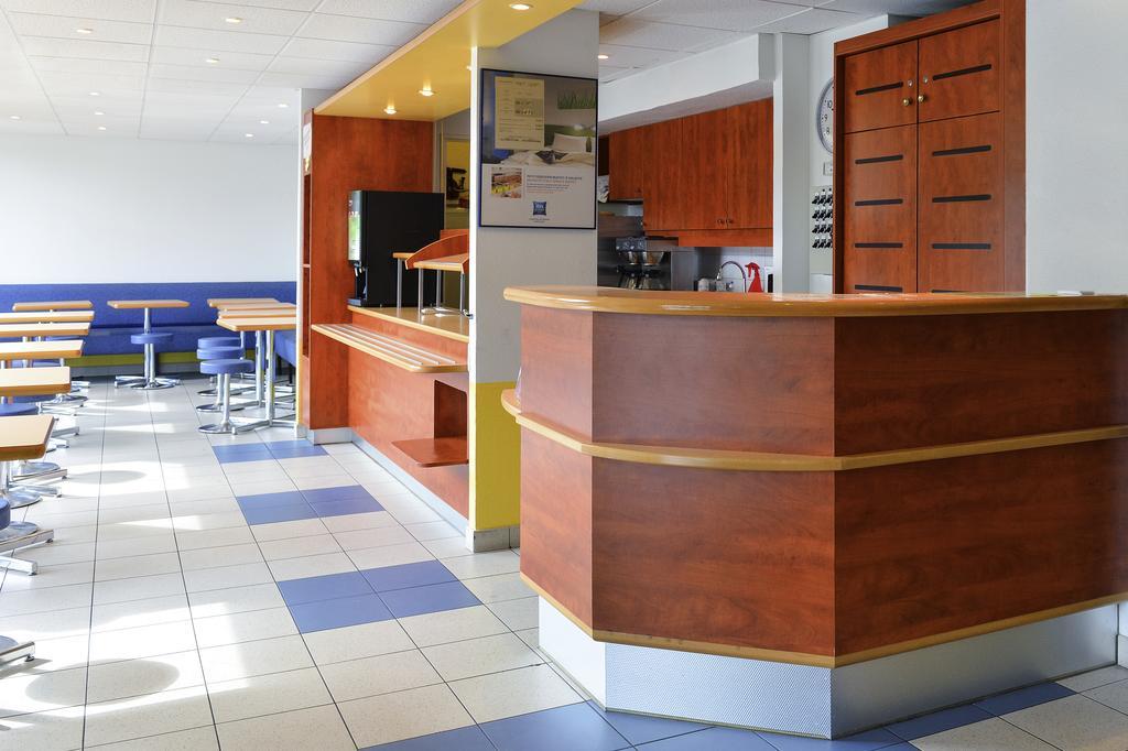 Ibis budget Orléans Sud Comet Esterno foto