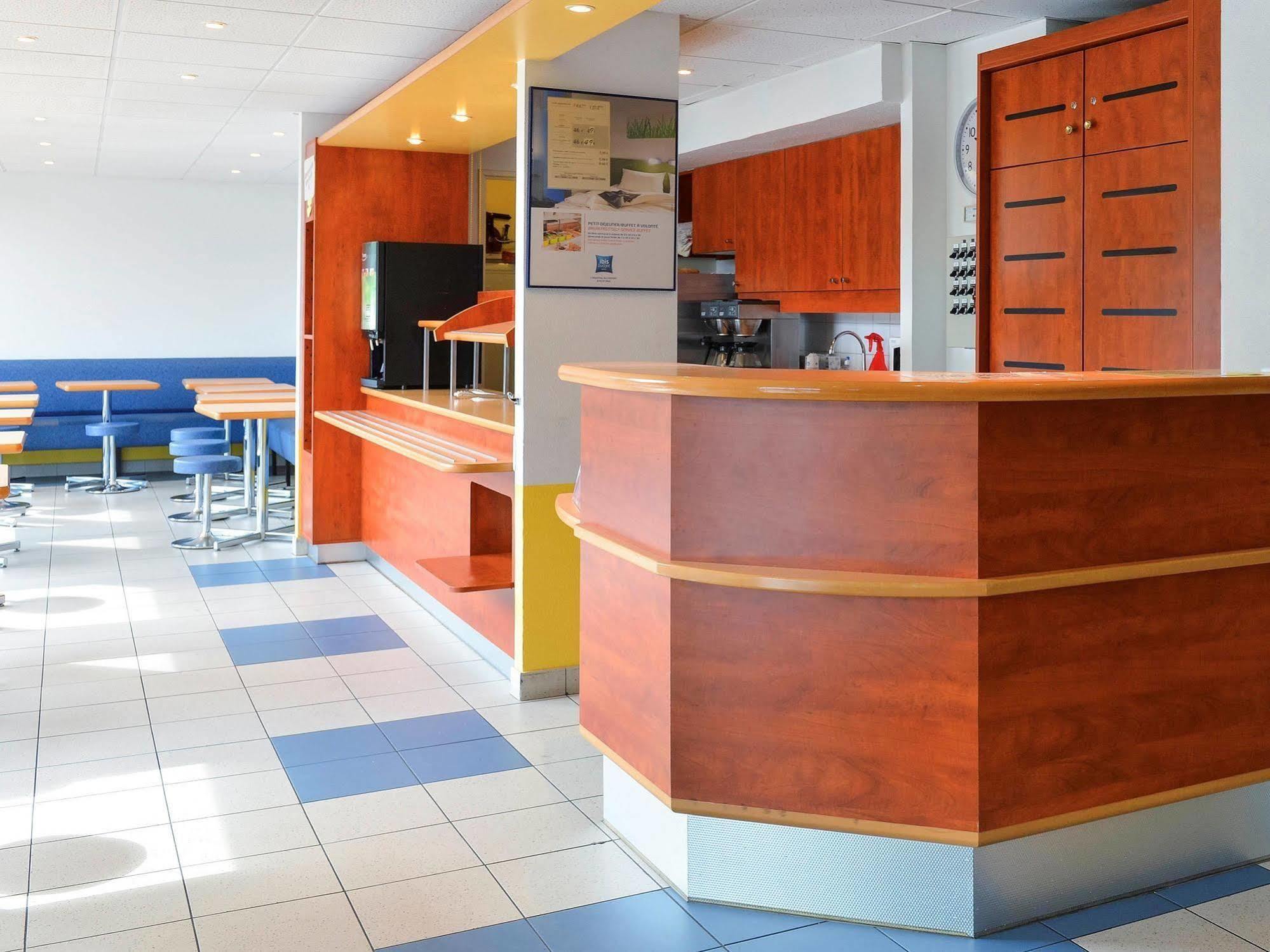 Ibis budget Orléans Sud Comet Esterno foto
