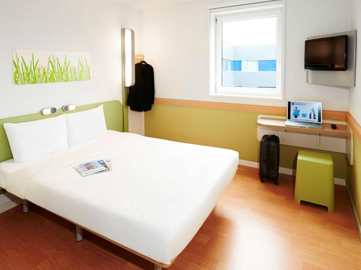 Ibis budget Orléans Sud Comet Esterno foto